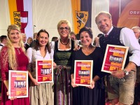 Chor-des-Jahres2023_LD-Karin-Bernhard-mit-den-FinalistInnen-aus-St.-Stefan-im-Lavanttal©ORF